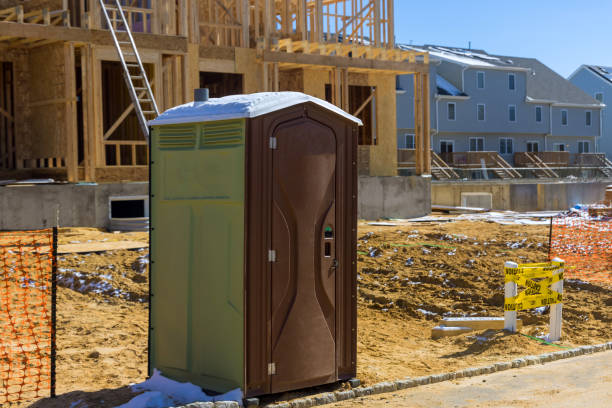 Best Portable restroom trailer rental  in Venice, FL
